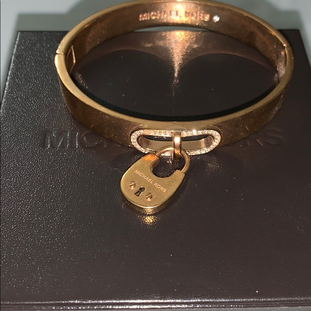 Gold lock bracelet